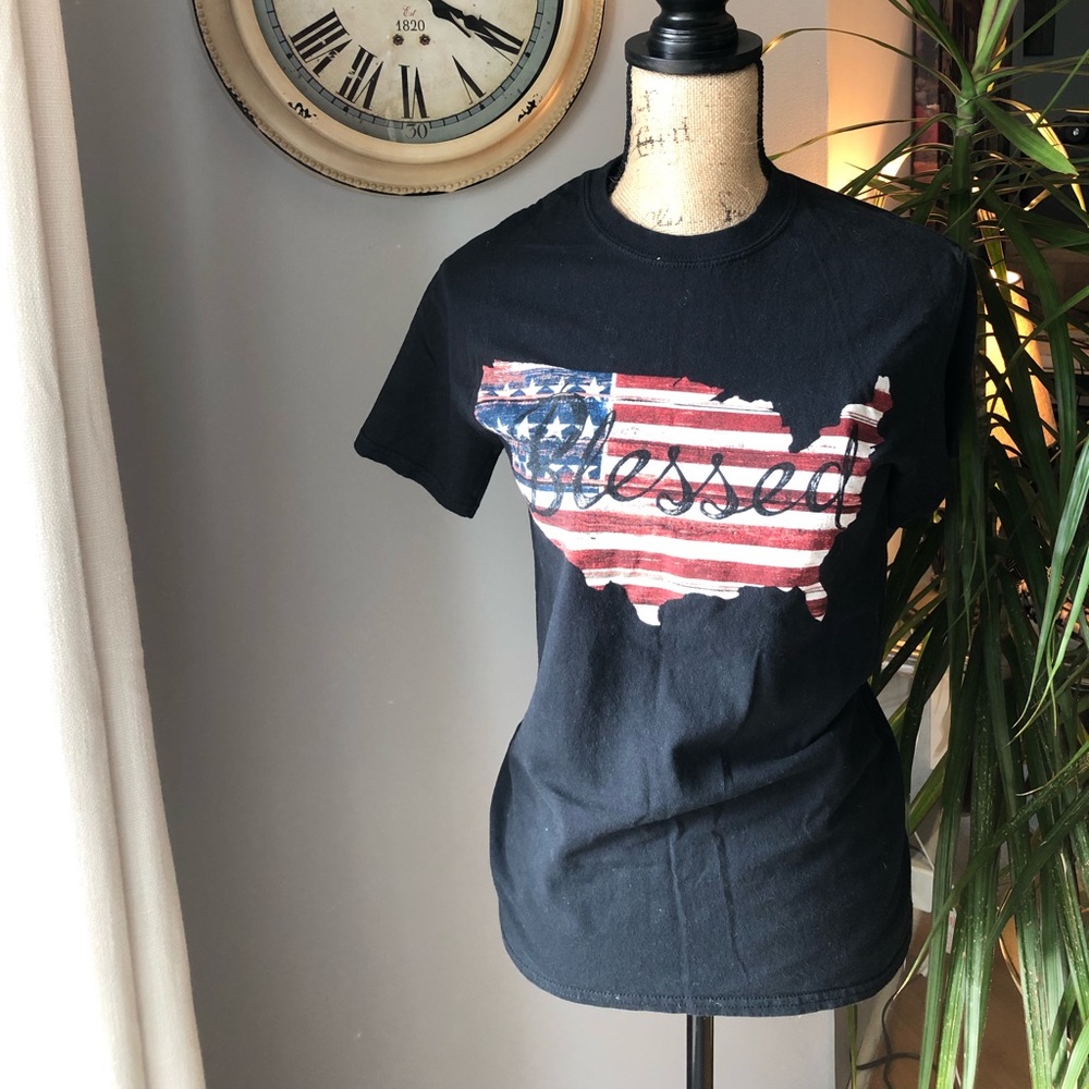 Black shirt 
Size S/P
Brand: Gildan